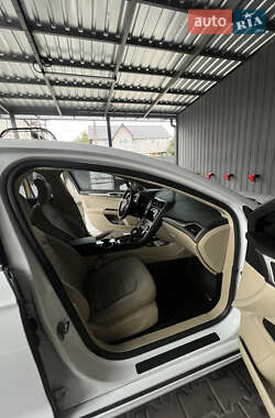 Седан Ford Fusion 2014 в 