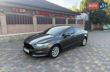 Седан Ford Fusion 2016 в Умані