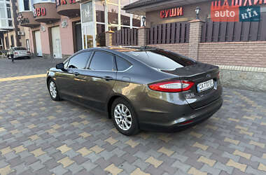 Седан Ford Fusion 2016 в 