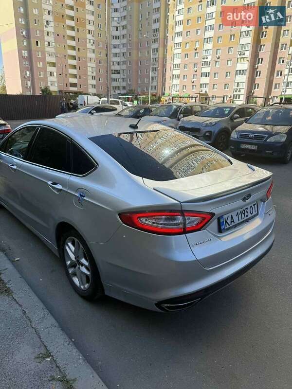 Седан Ford Fusion 2016 в 