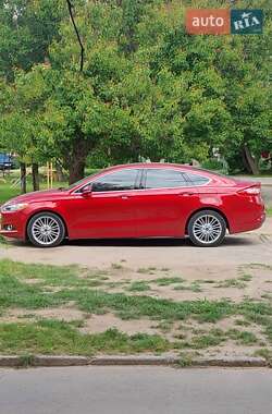 Седан Ford Fusion 2016 в 