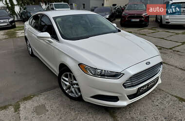 Седан Ford Fusion 2015 в 