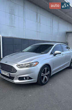 Седан Ford Fusion 2015 в 