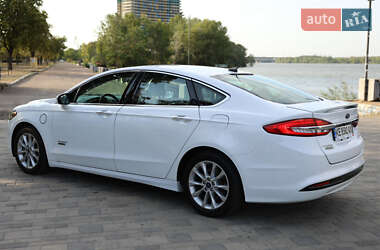 Седан Ford Fusion 2016 в 