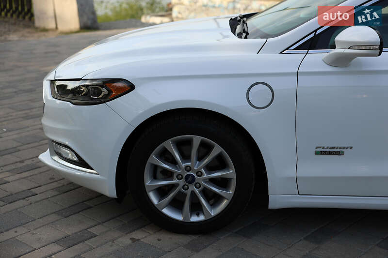 Седан Ford Fusion 2016 в Дніпрі