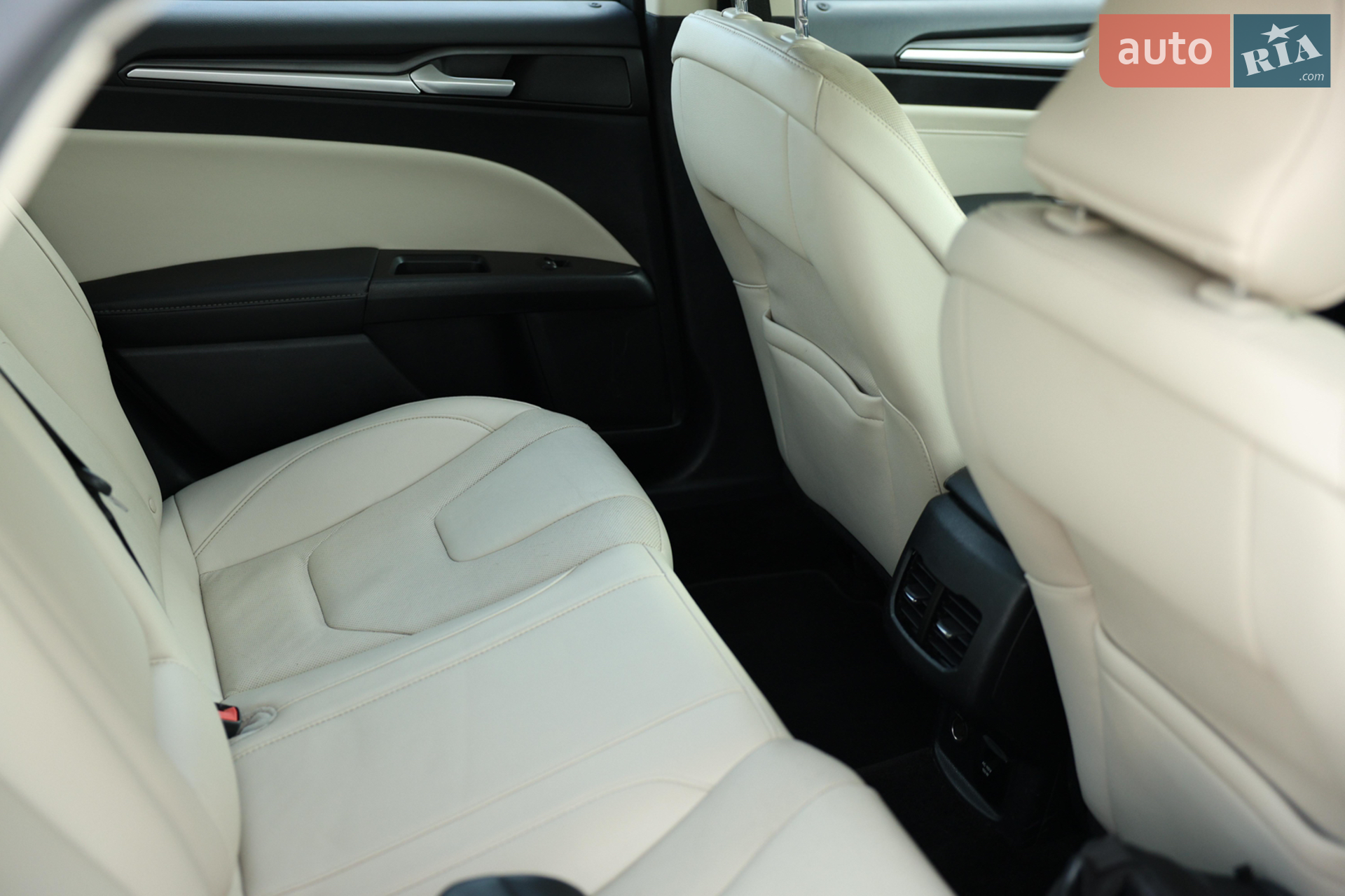 2016 Ford Fusion - мініатюра 18
