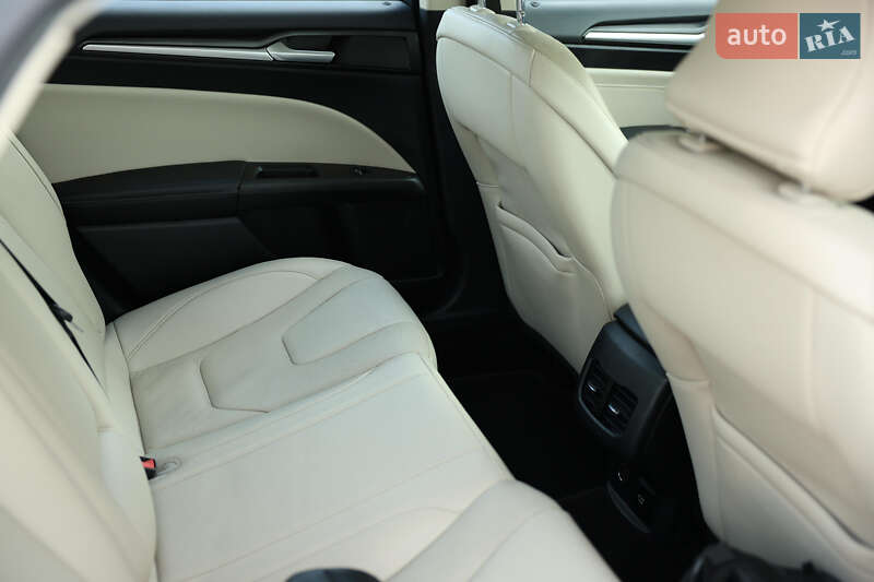 Седан Ford Fusion 2016 в Дніпрі