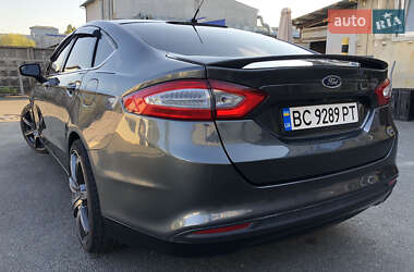 Седан Ford Fusion 2016 в 