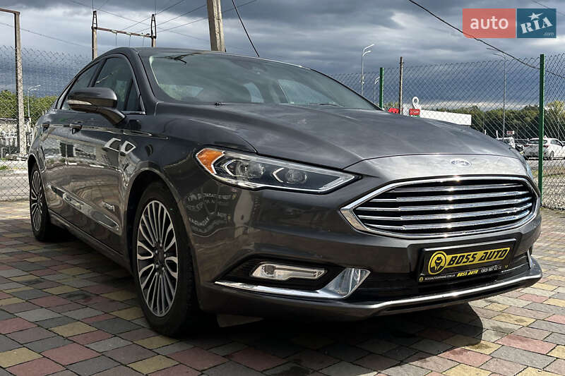 Седан Ford Fusion 2017 в 