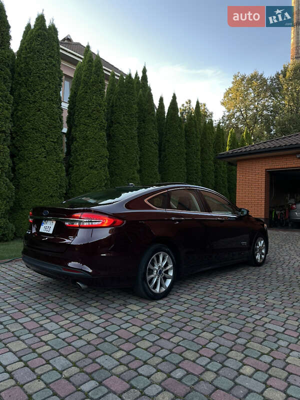 Седан Ford Fusion 2016 в Рівному