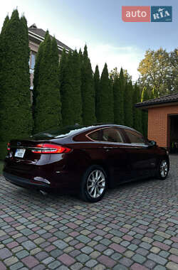 Седан Ford Fusion 2016 в 