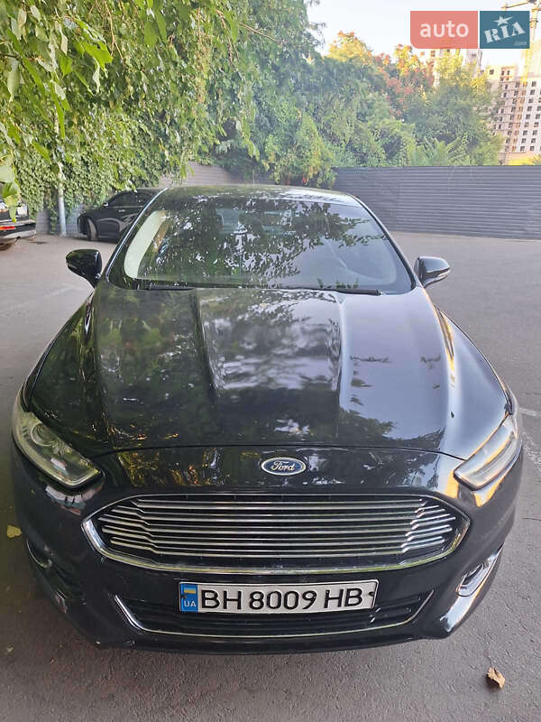 Седан Ford Fusion 2015 в 
