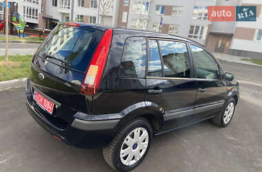 Хетчбек Ford Fusion 2005 в 