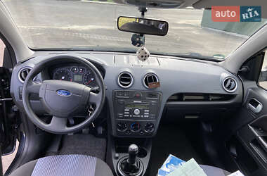Хетчбек Ford Fusion 2005 в 