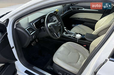 Седан Ford Fusion 2014 в 