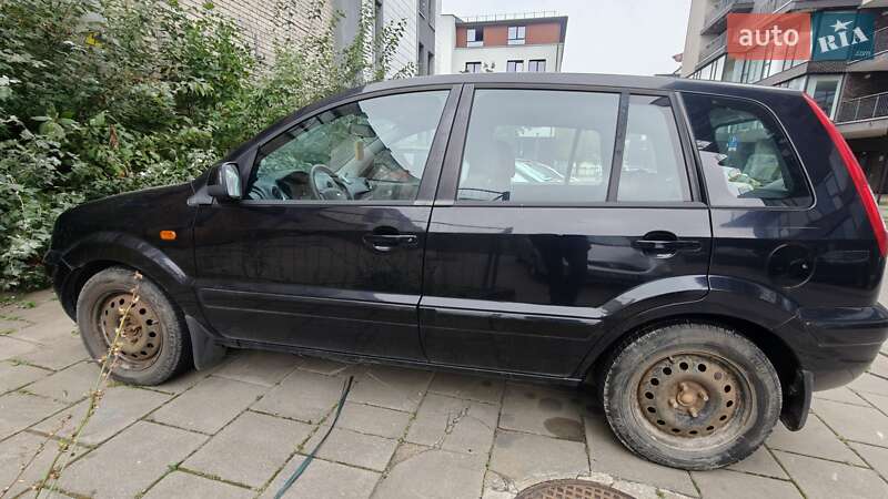 Хэтчбек Ford Fusion 2011 в 