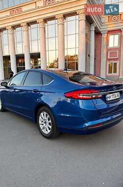 Седан Ford Fusion 2018 в 