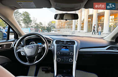 Седан Ford Fusion 2018 в 