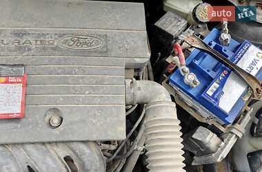 Хэтчбек Ford Fusion 2011 в 
