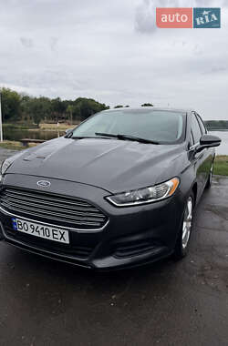 Седан Ford Fusion 2015 в 