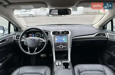 Седан Ford Fusion 2017 в 