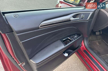 Седан Ford Fusion 2013 в 