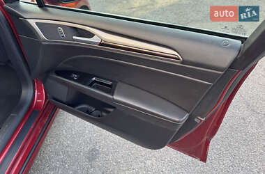Седан Ford Fusion 2013 в 