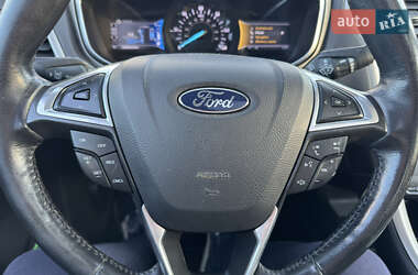 Седан Ford Fusion 2013 в 