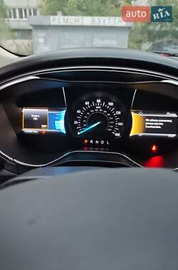 Седан Ford Fusion 2017 в 