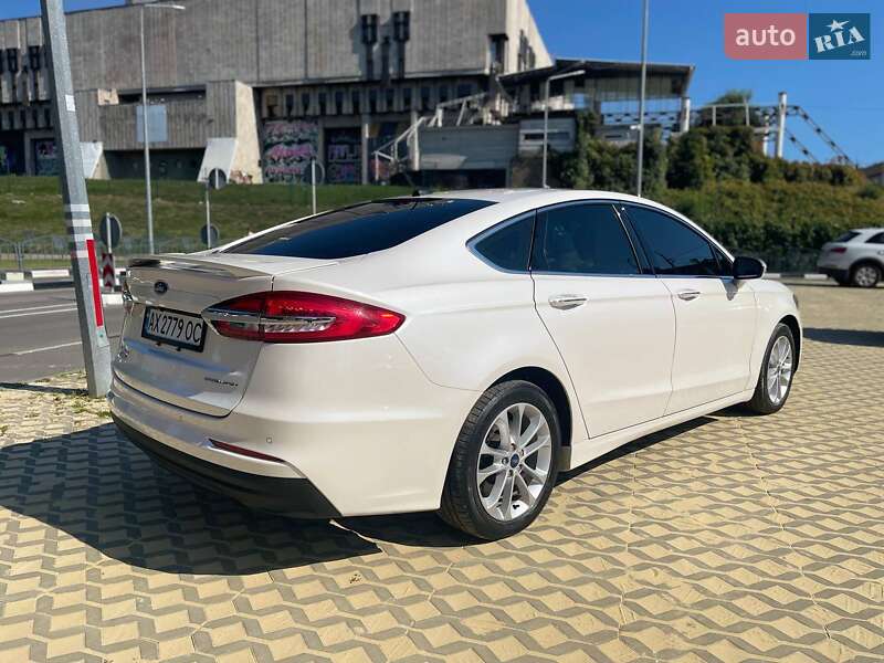 Седан Ford Fusion 2019 в Харкові