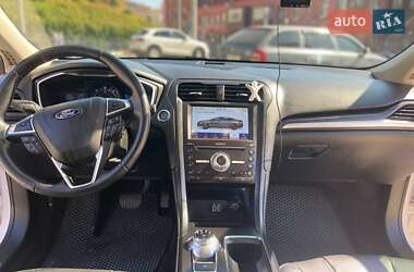 Седан Ford Fusion 2019 в 