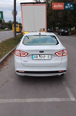 Седан Ford Fusion 2013 в 