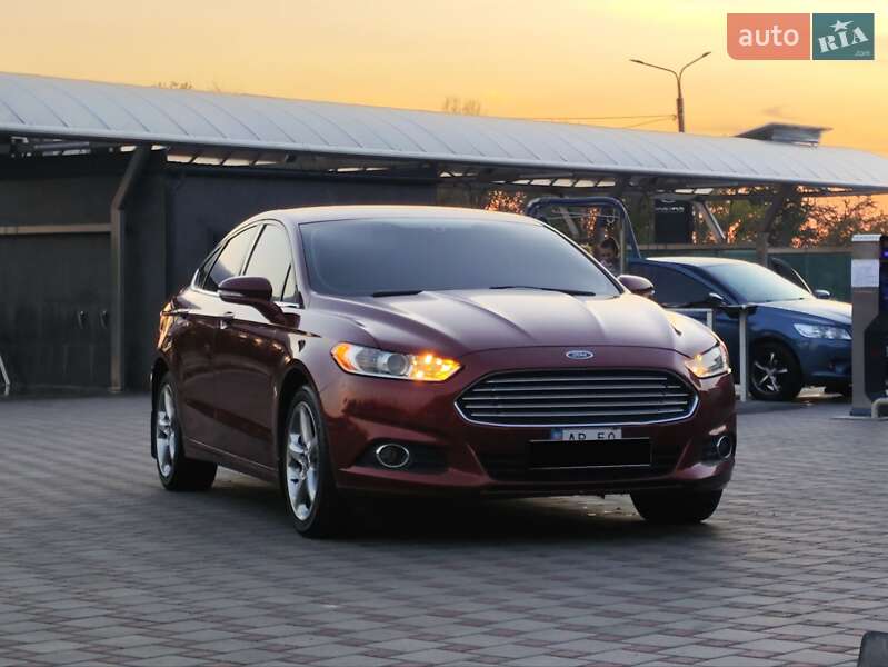 Седан Ford Fusion 2013 в 