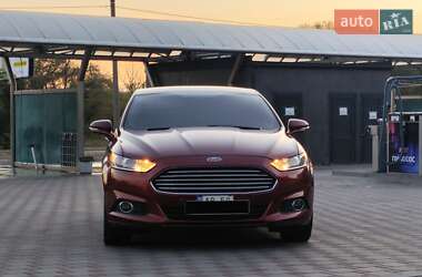 Седан Ford Fusion 2013 в 