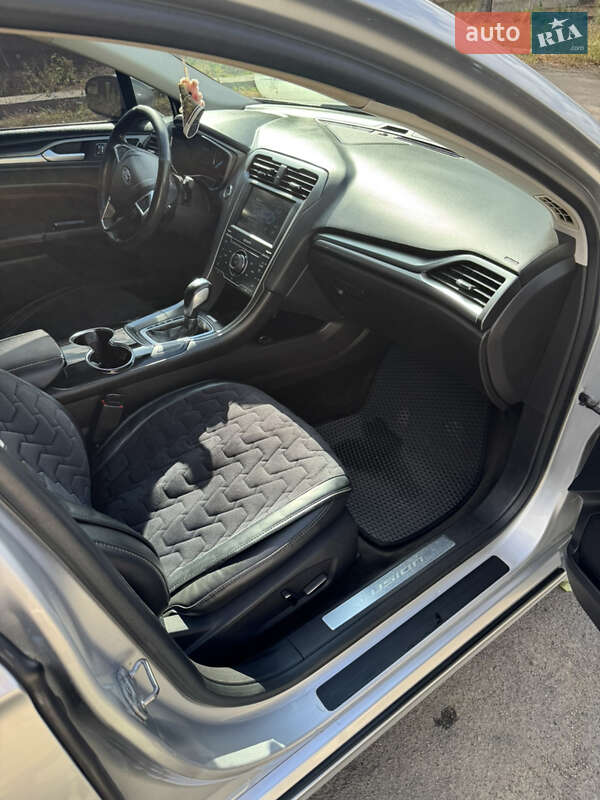 Седан Ford Fusion 2013 в Арцизові