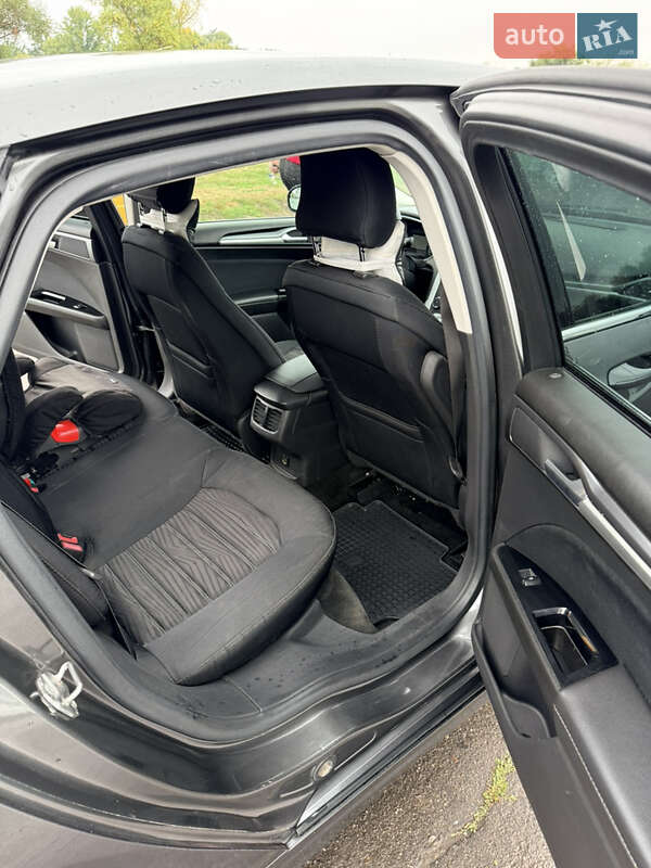 Седан Ford Fusion 2015 в Балті