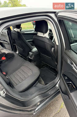 Седан Ford Fusion 2015 в 