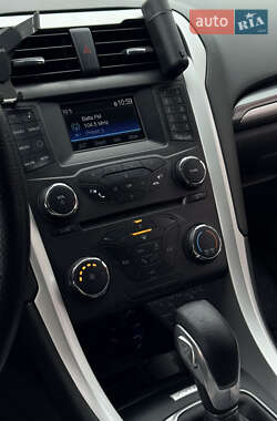 Седан Ford Fusion 2015 в 
