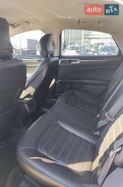 Седан Ford Fusion 2013 в 
