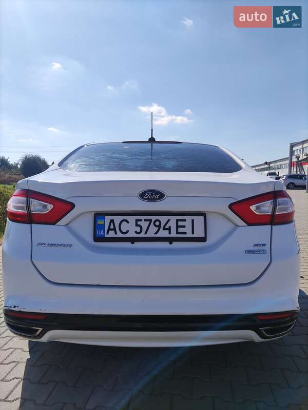 Седан Ford Fusion 2013 в Нововолинську