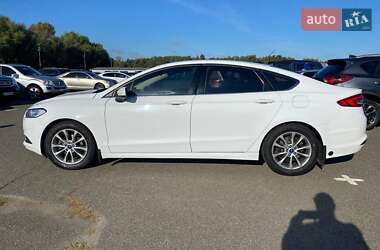 Седан Ford Fusion 2017 в 