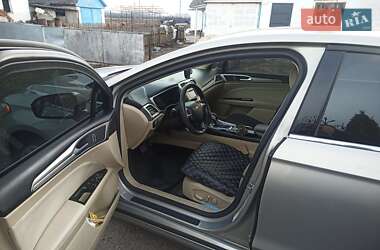 Седан Ford Fusion 2015 в 