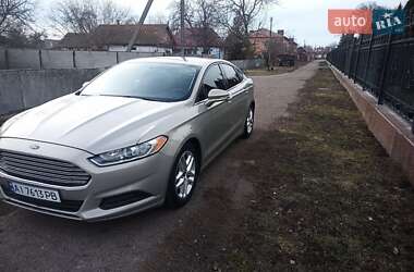 Седан Ford Fusion 2015 в 
