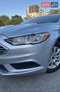 Седан Ford Fusion 2016 в 