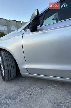 Седан Ford Fusion 2016 в 