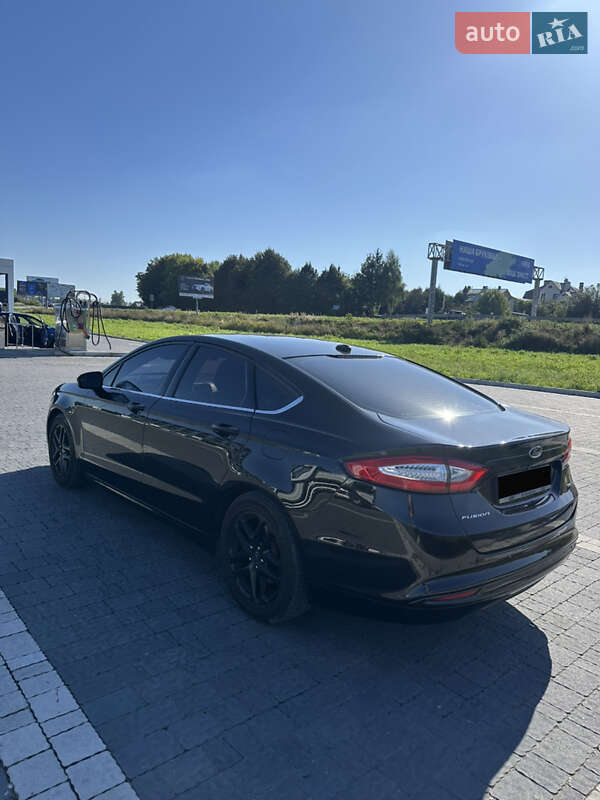 Седан Ford Fusion 2013 в Львові