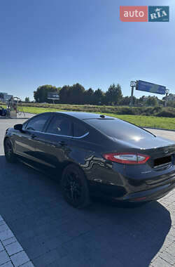 Седан Ford Fusion 2013 в 