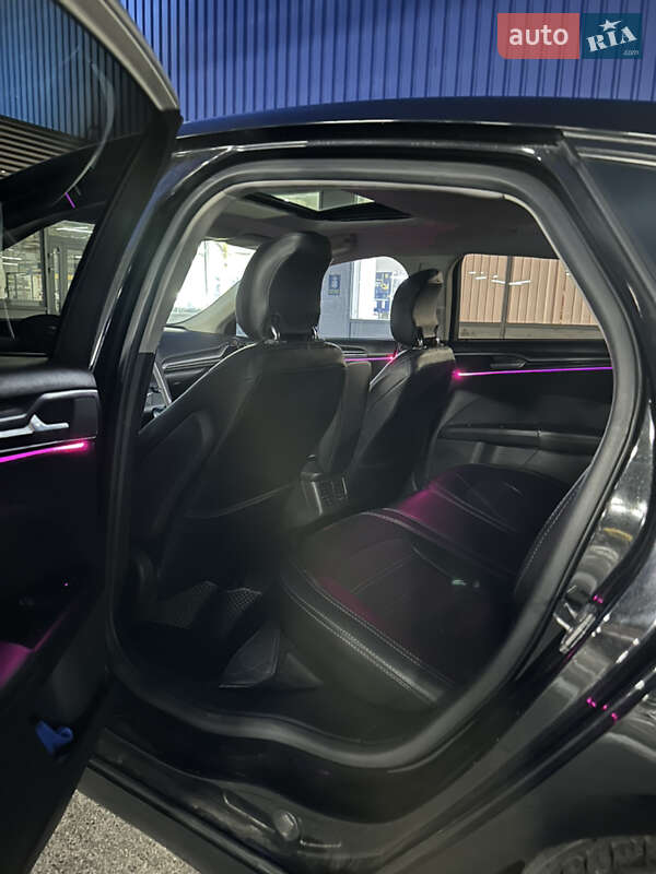 Седан Ford Fusion 2013 в Львові