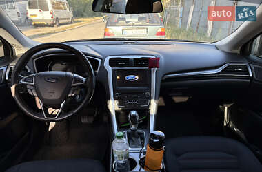 Седан Ford Fusion 2013 в 