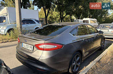 Седан Ford Fusion 2013 в 